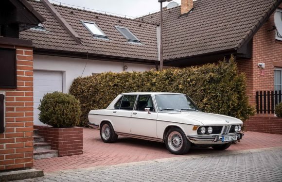 BMW E3 (1968-1977)