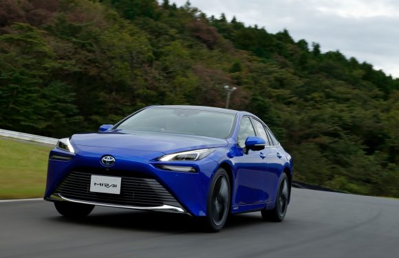 Toyota започна со продажбата на новиот Mirai
