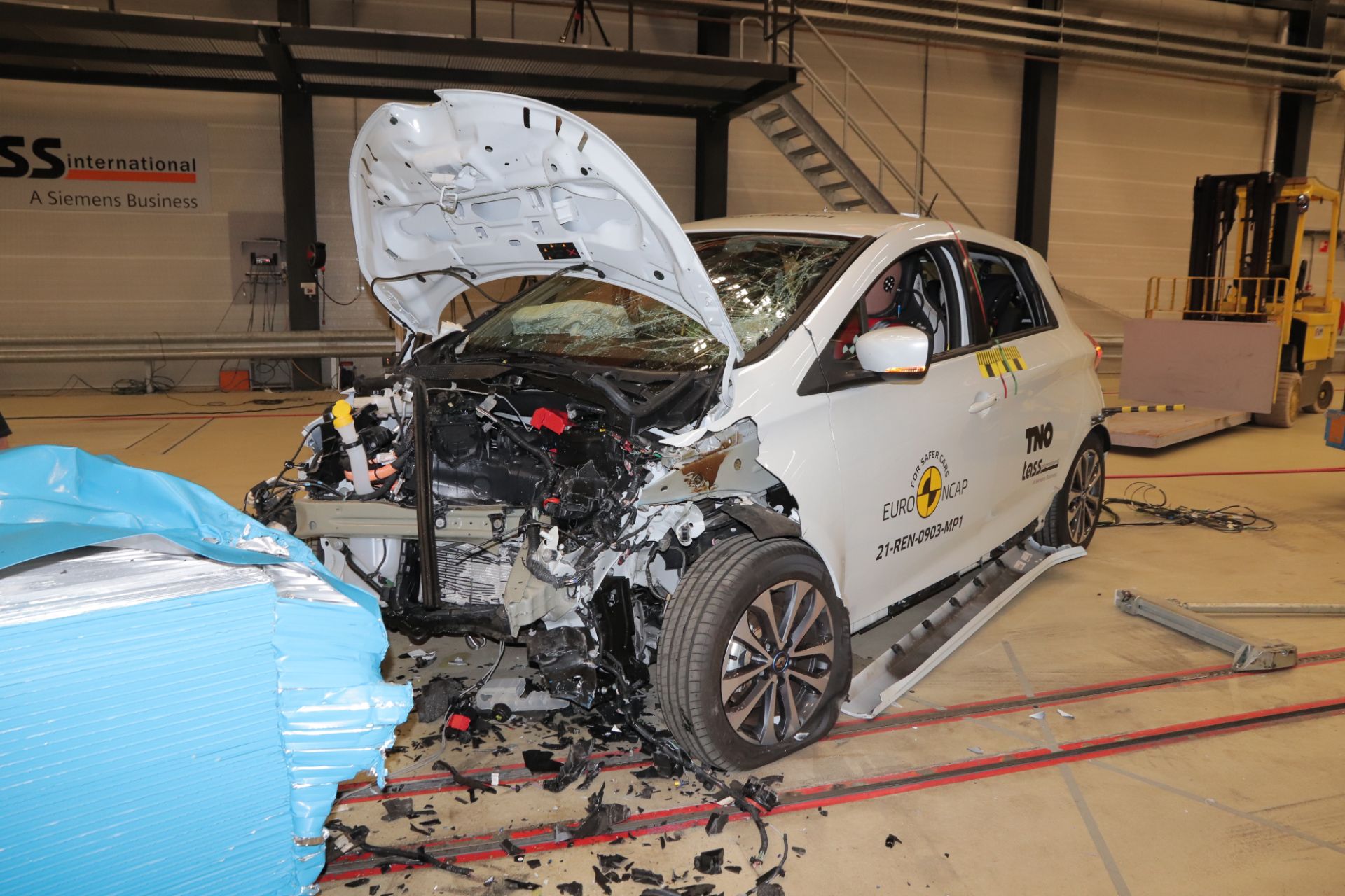 Катастрофални EuroNCAP резултати на Renault (со видеа)