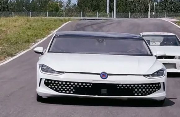 Ова е најширокиот автомобил во светот (видео)