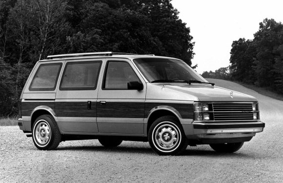 Plymouth Voyager/Dodge Caravan – 2*видео