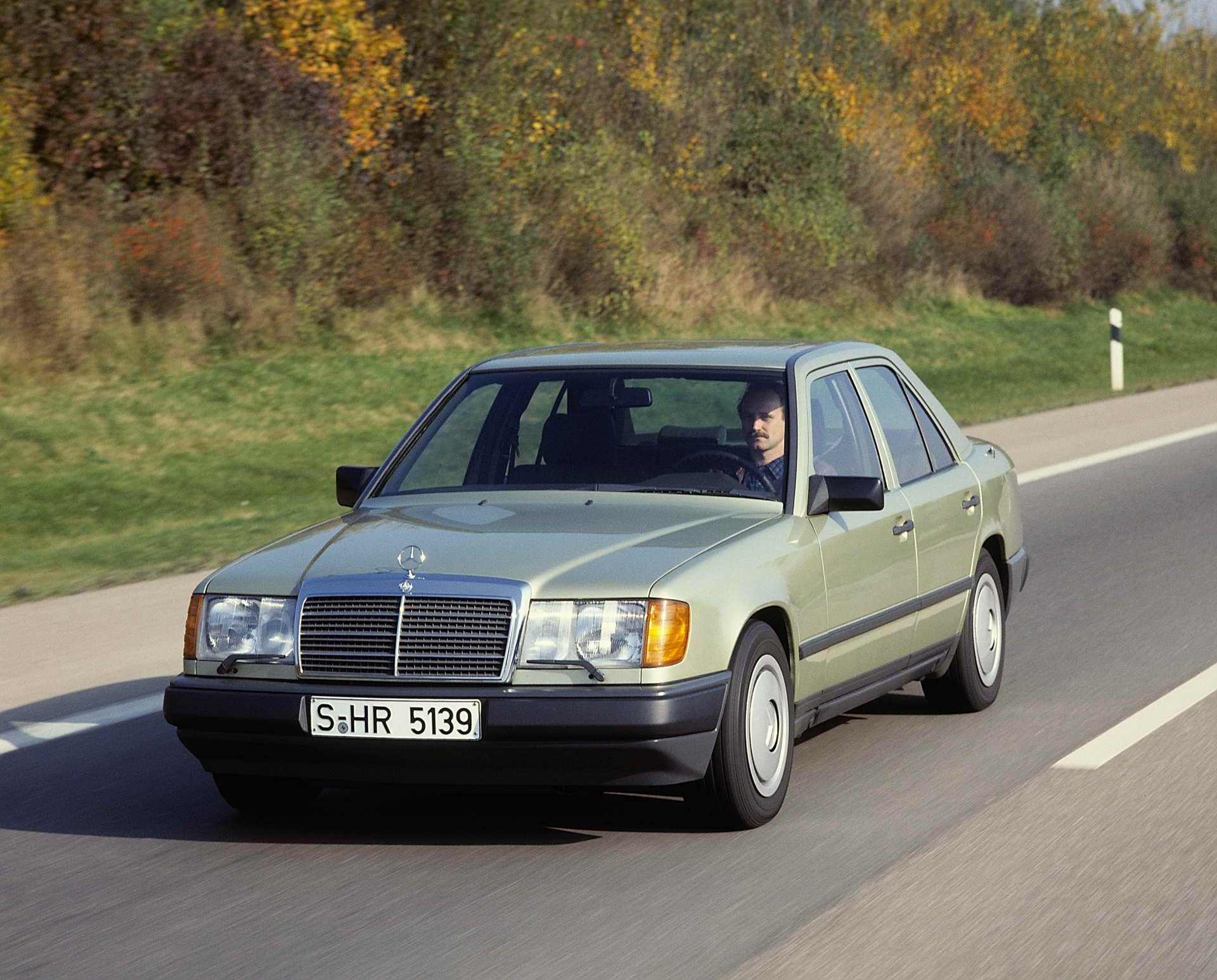 Mercedes W124 (1984-1997) – фото галерија