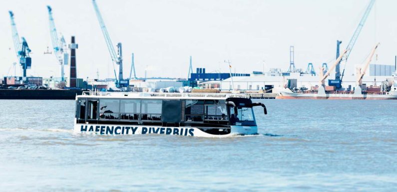 Hafencity Riverbus (видео)